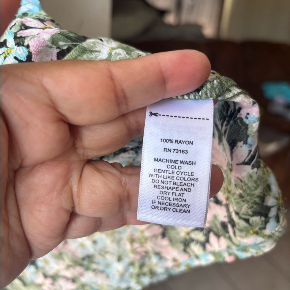 Floral Print Women's Blouse in Green - Picture 7 of 8